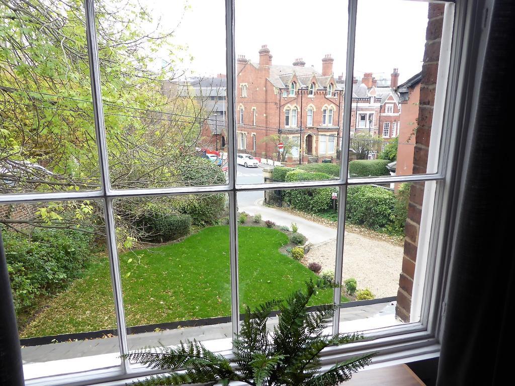 Claremont Apartments, Centre Apartment